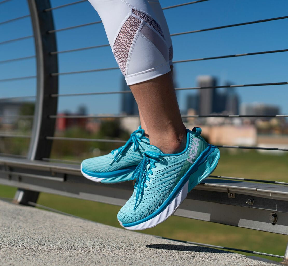 Women's Arahi 4-HOKA