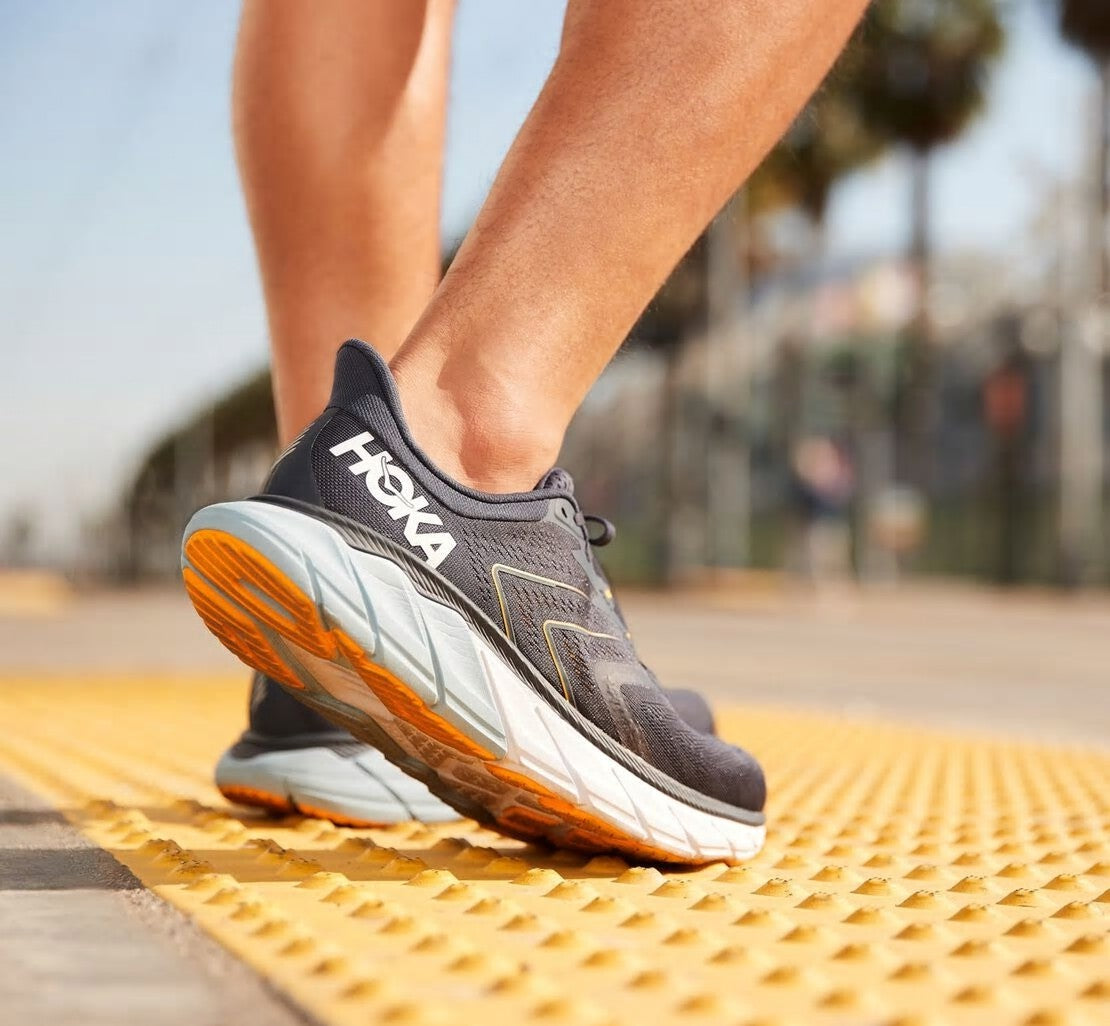 Men's Arahi 5-HOKA