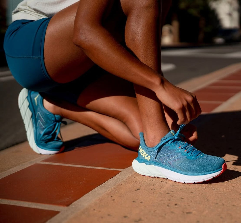 Women's Arahi 5-HOKA